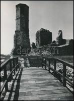 Magyarországi várak: Diósgyőr, Visegrád, Kisnána, Boldogkőváralja, stb., 11 db sajtófotó, hátuljukon...