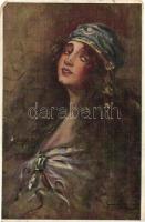 70 db RÉGI motívumos képeslap; humor, hölgyek, hajó, közte litho, vegyes minőségben / 70 pre-1945 mo...