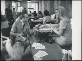 cca 1960-1970 Magyarországi életképek, 10 db sajtófotó (Fábri Péter), hátuljukon feliratozva, kb. 18...