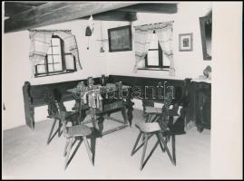 cca 1960-1970 Magyarországi életképek, 10 db sajtófotó (Fábri Péter), hátuljukon feliratozva, kb. 18...