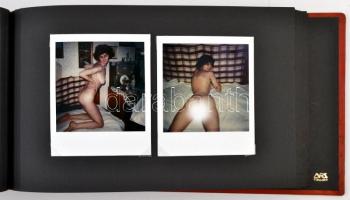 cca 1980 Erotikus és pornográf polaroid fotókat tartalmazó fotóalbum, 60 db képpel, képméret:8x8 cm album mérete: 17,5x30,5 cm