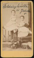 cca 1870 báró Földváry Sarolta (1863-?) és Julianna (1865-1882) fotója.kartonon, feliratozva 6x10 cm