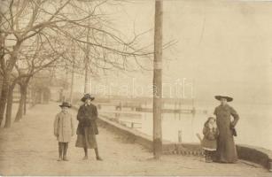 1913 Keszthely, Balaton parti séta. photo