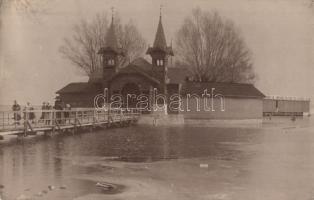 1913 Keszthely, Szigetfürdő, Balatoni fürdőház kis híddal. photo (EK)