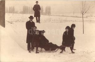 1917 Keszthely, Fakutyázás a Balaton jegén télen, szánkó, téli sport. photo (EK)