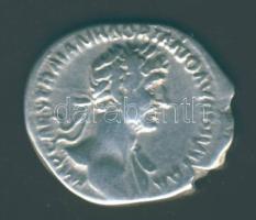Római Császárság Hadrianus 117-138. Denár Ag T:3/3-