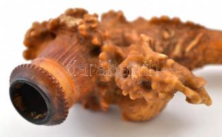 Vadászos faragott tajtékpipa, eredeti tokjában, h:9 cm