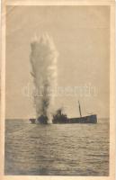 Torpedó találatot kapott hajó / Torpedo exploded a small ship, photo (EK)