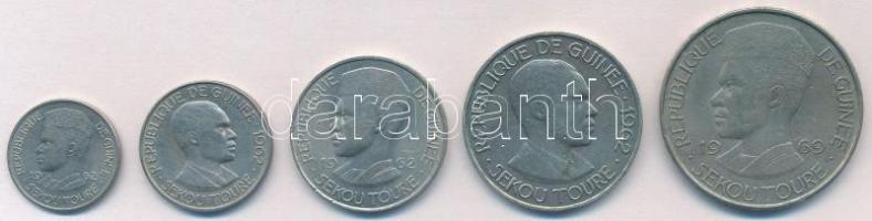 Guinea 1962-1969.. 1Fr-50Fr (5xklf) T:1-,2
Guinea 1962-1969.  1 Franc - 50 Francs C:AU,XF