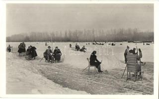 Balatonkenese, Fakutyázás a Balatonon télen, téli sport (EK)