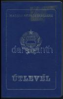 1988 Magyar útlevél fényképpel, számos vízumbejegyzéssel + gyerekek nevére szóló 2 db valutalappal