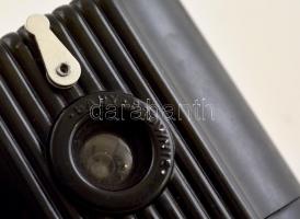 cca 1935 Kodak Baby Brownie 127 box fényképezőgép, jó állapotban / vintage Kodak box camera, in good...