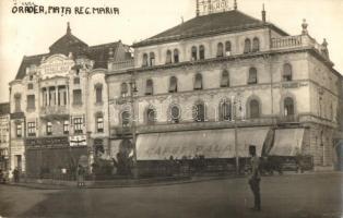 1930 Nagyvárad, Oradea; Piata Reg. Maria / Mária királyné tér, Palace szálloda és kávéház, Bank és Takarékpénztár, M. Neumann üzlete / square, hotel, café, savings bank, shops. photo