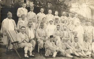 A szövetségesek városi hadikórháza, benne oszták-magyar, német, és bosnyák katonák / WWI military hospital with Austro-Hungarian, German, Bosnian soldiers, photo