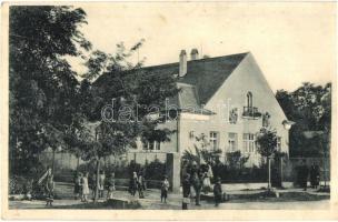 Ógyalla, Stara Dala, Hurbanovo; Lénárd villa, gyerekek. V. Ehrenreich kiadása / villa, children (EK)