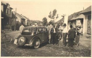 1939 Taracköz, Teresva; utcakép, automobil és benzinkút / street view, automobile, gas station. photo