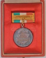 ~1953. "Magyar Népköztársaság Bajnokságai / OTSB C 10 Ffi. 1000 M I" fém díjérem szalagon,...