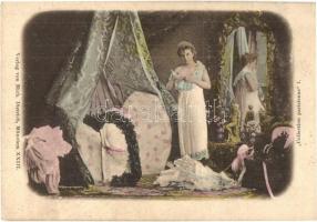 5 db RÉGI és MODERN hölgyeket ábrázoló erotikus képeslap / 5 pre-1945 and modern erotic postcards, n...