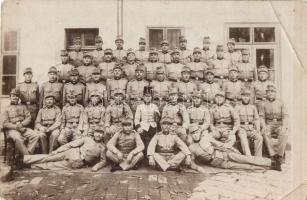 Osztrák-magyar katonák csoportképe / Austro-Hungarian K.u.K. soldiers, military group photo (EB)