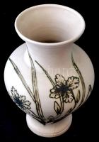 Bod Éva (1924-2004): Virág mintás váza, jelzett, karcolt festett kerámia, hajszál repedésekkel, m:28...