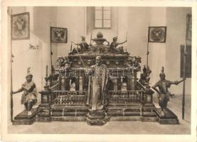 München, Dom, Kaiser Ludwig Grabmal / church interior, tomb