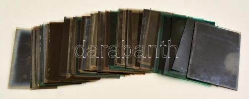 Családi életképek, kb. 100 db fotónegatív, dobozban