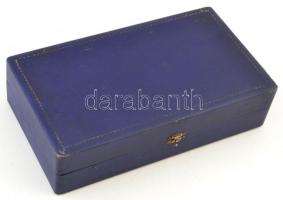 Ezüst (Ag.) keresztelő készlet: 2 db kanál, villa, pohát, kés (fém pengével), jelzettek, különböző m...