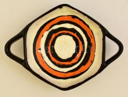 Iparművészeti Vállalatos Gorka Lívia tálka, mázas kerámia, jelzett, apró kopásokkal, 19×13 cm