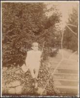 cca 1915-1930 Kisgyerekek, 3 db fotó, egy részük hátulján feliratozva, különböző méretben