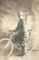 Első világháborús osztrák-magyar kerékpáros katona / WWI K.u.k. military, soldier with bicycle. photo (fa)