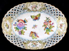 Herendi tétel: 14 db, főleg Viktória mintás tárgyak, egyiken apró lepattanás, jelzettek