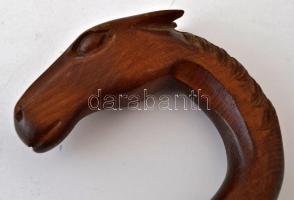 Faragott lófejet ábrázoló fa bot. / Carved horse head stick. 90 cm