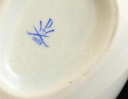 Herendi aranyfácános bonbonier, kézzel festett, jelzett (tanuló), apró kopásokkal, 14,5×10×9 cm