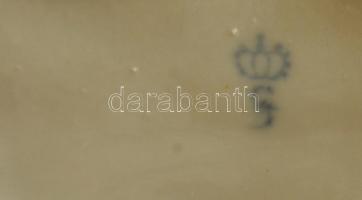 Rokokó párt ábrázoló jelzett német porcelán / Rococo couple German porclain 12 cm