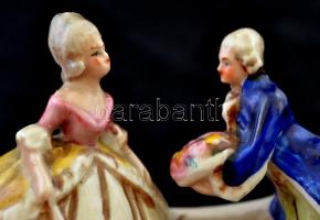 Rokokó párt ábrázoló jelzett német porcelán / Rococo couple German porclain 8 cm