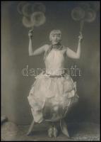 1911 Strelisky budapesti fényképész műterméből 2 db vintage fotó, egyik aláírva, a másik hidegpecsét...