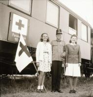 cca 1942 Katonai kórházvonat Budapest és Kijev között, 13 db vintage negatív Thöresz Dezső (1902-196...