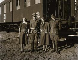 cca 1942 Katonai kórházvonat Budapest és Kijev között, 13 db vintage negatív Thöresz Dezső (1902-196...