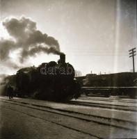 cca 1942 Katonai kórházvonat Budapest és Kijev között, 13 db vintage negatív Thöresz Dezső (1902-196...