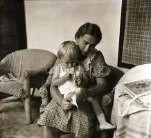 cca 1937 Thöresz Dezső (1902-1963) békéscsabai gyógyszerész és fotóművész hagyatékából, 13 db vintag...