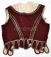 XIX. sz.: Csipkés bársony pruszlik menyecske részére ezüst sújtásokkal  40x40 cm