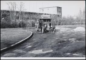 Teherautók és erőgépek 20 darabos, vegyes tétele, 12 db fotó + 8 db vintage negatív (a pozitív és ne...