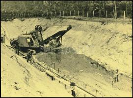 Teherautók és erőgépek 20 darabos, vegyes tétele, 12 db fotó + 8 db vintage negatív (a pozitív és ne...