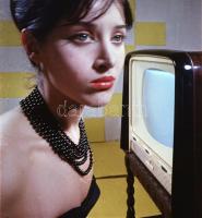 cca 1965 Reklámfotók a TV készülék népszerűsítésére, 9 db vintage negatív Kotnyek Antal (1921-1990) budapesti fotóriporter hagyatékából, 6x9 cm