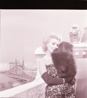 1963 Éva Six (Klein Éva), később Gábor Zsa Zsa (1937) színésznőről Budapesten készült felvétel soroz...