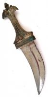 Gazdagon díszített jemeni janbiya tőr, fém hüvellyel, díszes övvel, pengehossz: 17 cm, teljes hossz:...