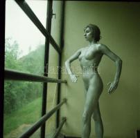 cca 1987 Szolidan erotikus felvételek, 11 db vintage negatív, 4x6 cm és 6x6 cm között