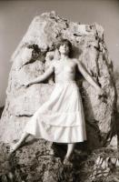 cca 1970 Eltéri karakterek, szolidan erotikus felvételek, 8 db vintage negatív (24x36 mm), + 5 db vi...