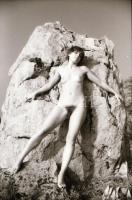 cca 1970 Eltéri karakterek, szolidan erotikus felvételek, 8 db vintage negatív (24x36 mm), + 5 db vi...