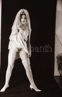 cca 1973 Esküvő előtt, szolidan erotikus felvételek, 6 db vintage negatív (24x36 mm), + 4 db vintage...